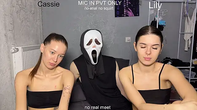 Snapshot of girls_secrets chatting on 04-03-26, 10:00 girls secrets online show from 04-03-26, 10:00