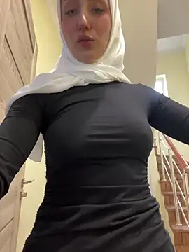 LuxBrunette  online show from 05-17-26, 06:13