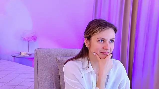 EmeraldGlow online show from 03-26-26, 02:37