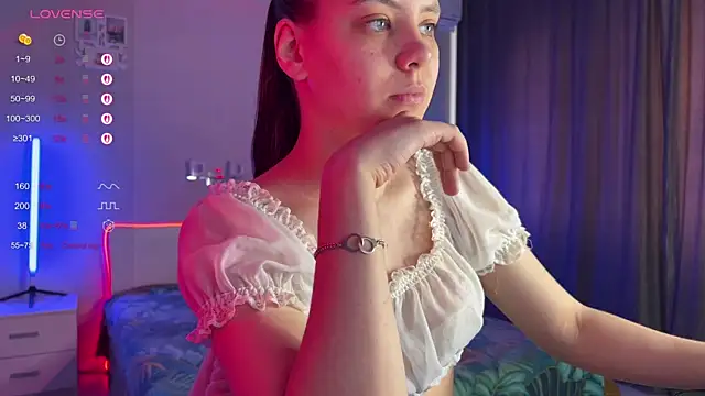 Snapshot of Katherine___Ross chatting on 05-15-26, 10:35 Katherine Ross online show from 05-15-26, 10:35