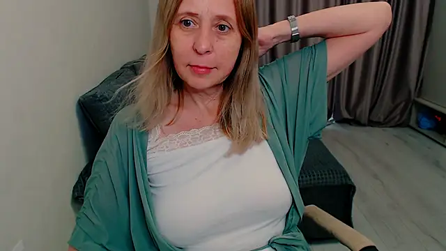 Snapshot of MiLenaMilf chatting on 06-01-26, 07:30 MiLenaMilf online show from 06-01-26, 07:30