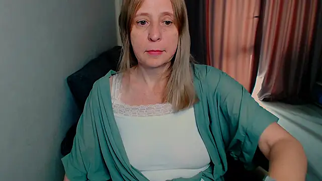 Snapshot of MiLenaMilf chatting on 06-02-26, 05:29 MiLenaMilf online show from 06-02-26, 05:29