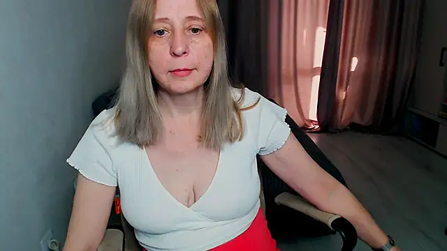 Snapshot of MiLenaMilf chatting on 04-28-26, 05:23 MiLenaMilf online show from 04-28-26, 05:23