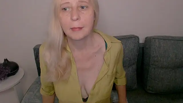 MiLenaMilf online show from 09-10-25, 07:18