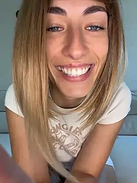 SugarLily24 online show from 07-18-26, 09:29