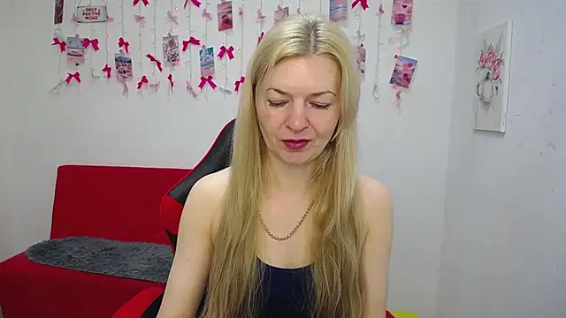 Snapshot of MelissaTyler chatting on 05-23-26, 05:17 MelissaTyler online show from 05-23-26, 05:17