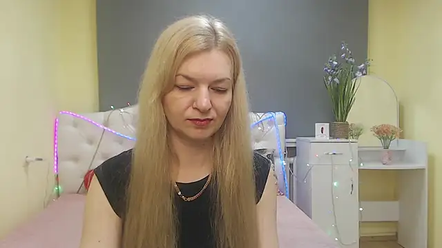 Snapshot of MelissaTyler chatting on 05-16-26, 05:28 MelissaTyler online show from 05-16-26, 05:28
