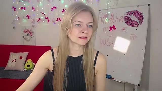 Snapshot of MelissaTyler chatting on 05-03-26, 05:23 MelissaTyler online show from 05-03-26, 05:23