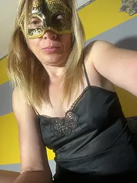 Snapshot of SexyMamiVee chatting on 05-03-26, 06:11 SexyMamiVee online show from 05-03-26, 06:11