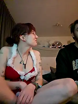 Snapshot of MisterandNiffyNoon chatting on 12-22-25, 02:01 MisterandNiffyNoon online show from 12-22-25, 02:01