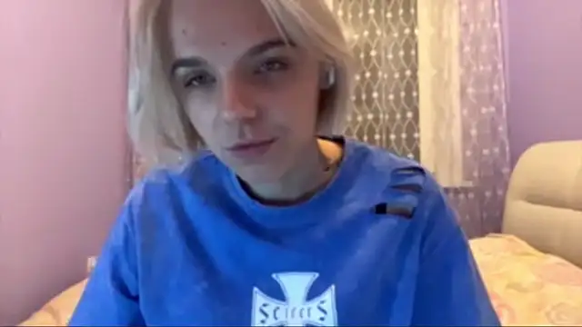 Scarlet cat online show from 12-23-25, 09:08