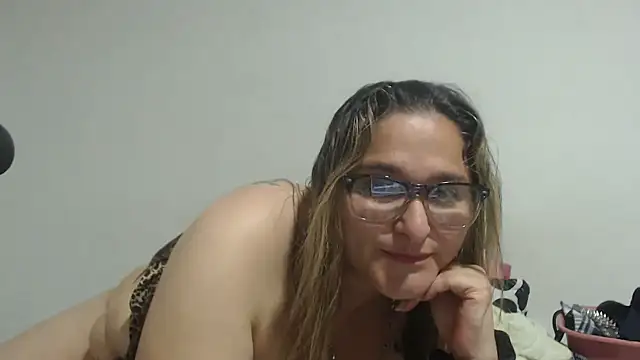 pareja latina1483 online show from 03-12-26, 01:11