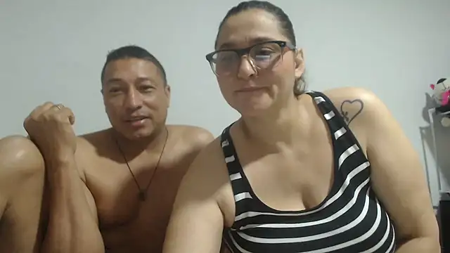 pareja latina1483 online show from 03-09-26, 11:58