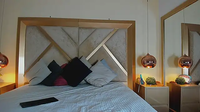 ElenaWatsonn online show from 04-06-26, 08:10