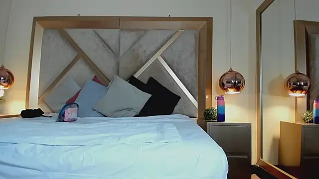 ElenaWatsonn online show from 03-30-26, 08:10