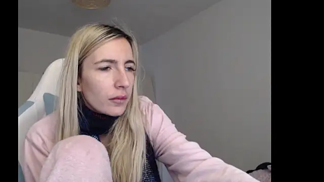 BarbieBlondieGirl online show from 02-21-26, 04:09