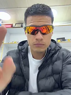 Latin Paisa Boy online show from 02-12-26, 07:35