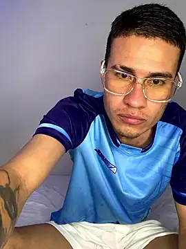 Snapshot of Latin_Paisa_Boy chatting on 01-15-26, 10:29 Latin Paisa Boy online show from 01-15-26, 10:29