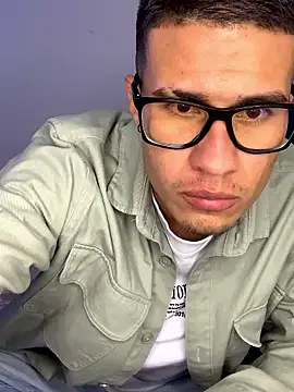 Snapshot of Latin_Paisa_Boy chatting on 01-09-26, 12:06 Latin Paisa Boy online show from 01-09-26, 12:06