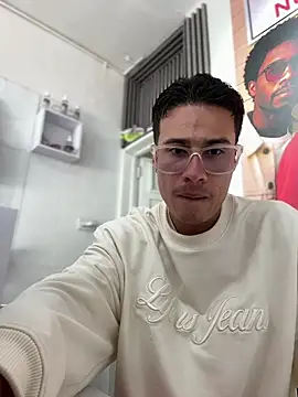 Latin Paisa Boy online show from 03-13-26, 08:36