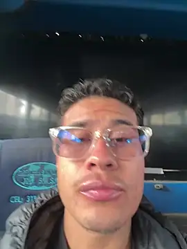 Latin Paisa Boy online show from 04-18-26, 04:53