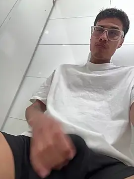 Latin Paisa Boy online show from 04-10-26, 04:58