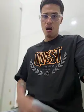 Latin Paisa Boy online show from 04-11-26, 07:06