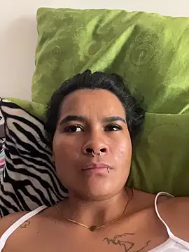 Chloe cortes online show from 05-17-26, 07:25