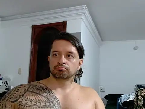 Snapshot of gonzzohunterr chatting on 03-15-26, 12:39 gonzzohunterr online show from 03-15-26, 12:39