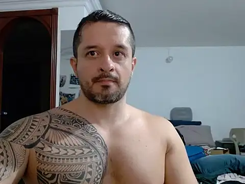 Snapshot of gonzzohunterr chatting on 05-30-26, 04:08 gonzzohunterr online show from 05-30-26, 04:08