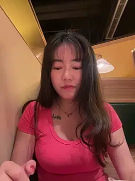 Snapshot of Molly-xiao chatting on 05-04-26, 09:34 Molly-xiao online show from 05-04-26, 09:34