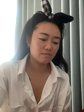 Snapshot of Molly-xiao chatting on 05-02-26, 03:56 Molly-xiao online show from 05-02-26, 03:56