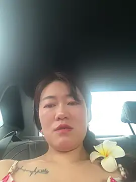 Snapshot of Molly-xiao chatting on 05-25-26, 04:01 Molly-xiao online show from 05-25-26, 04:01