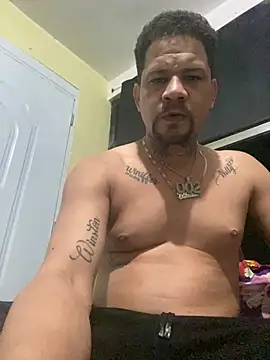 Snapshot of Dominicanobb chatting on 02-20-26, 06:26 Dominicanobb online show from 02-20-26, 06:26