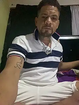 Snapshot of Dominicanobb chatting on 02-08-26, 05:27 Dominicanobb online show from 02-08-26, 05:27