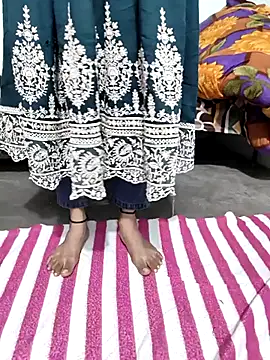 Yours-Zeenat online show from 02-26-26, 08:36