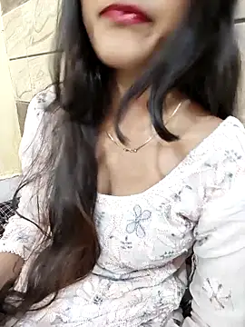 Yours-Zeenat online show from 04-13-26, 09:46