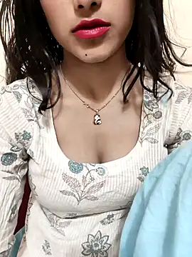 Snapshot of Yours-Zeenat chatting on 05-08-26, 05:55 Yours-Zeenat online show from 05-08-26, 05:55