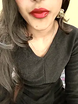 Yours-Zeenat online show from 04-14-26, 04:17