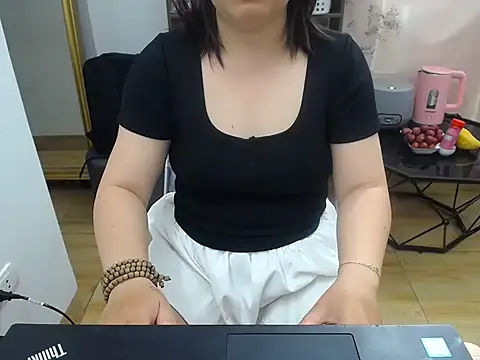 Snapshot of Coffee_Milktea chatting on 05-11-26, 01:40 Coffee Milktea online show from 05-11-26, 01:40