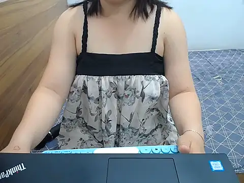 Snapshot of Coffee_Milktea chatting on 06-09-26, 02:12 Coffee Milktea online show from 06-09-26, 02:12