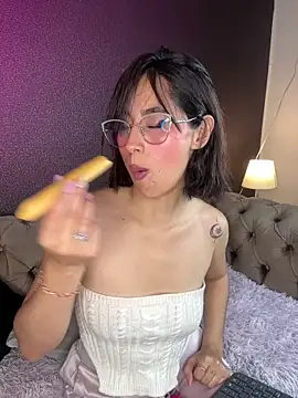 Snapshot of luna_gv chatting on 02-20-26, 10:39 luna gv online show from 02-20-26, 10:39