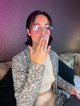 Snapshot of luna_gv chatting on 02-18-26, 11:39 luna gv online show from 02-18-26, 11:39