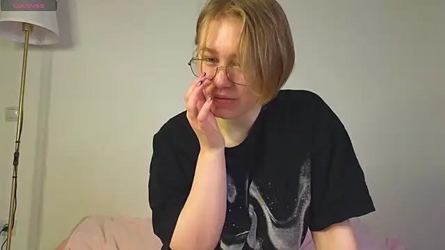 Snapshot of starsonthesky chatting on 01-08-26, 07:36 starsonthesky online show from 01-08-26, 07:36