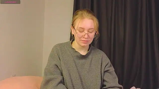 Snapshot of starsonthesky chatting on 01-09-26, 05:47 starsonthesky online show from 01-09-26, 05:47