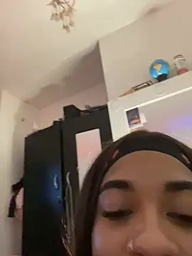  keylafisher  online show from 02-06-26, 10:44