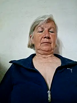 Snapshot of KlaudiaDarling chatting on 05-15-26, 09:29 KlaudiaDarling online show from 05-15-26, 09:29