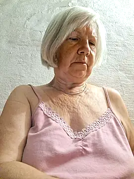 Snapshot of KlaudiaDarling chatting on 07-16-26, 02:19 KlaudiaDarling online show from 07-16-26, 02:19