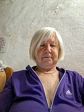 Snapshot of KlaudiaDarling chatting on 05-19-26, 02:29 KlaudiaDarling online show from 05-19-26, 02:29