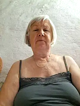 Snapshot of KlaudiaDarling chatting on 06-27-26, 07:09 KlaudiaDarling online show from 06-27-26, 07:09
